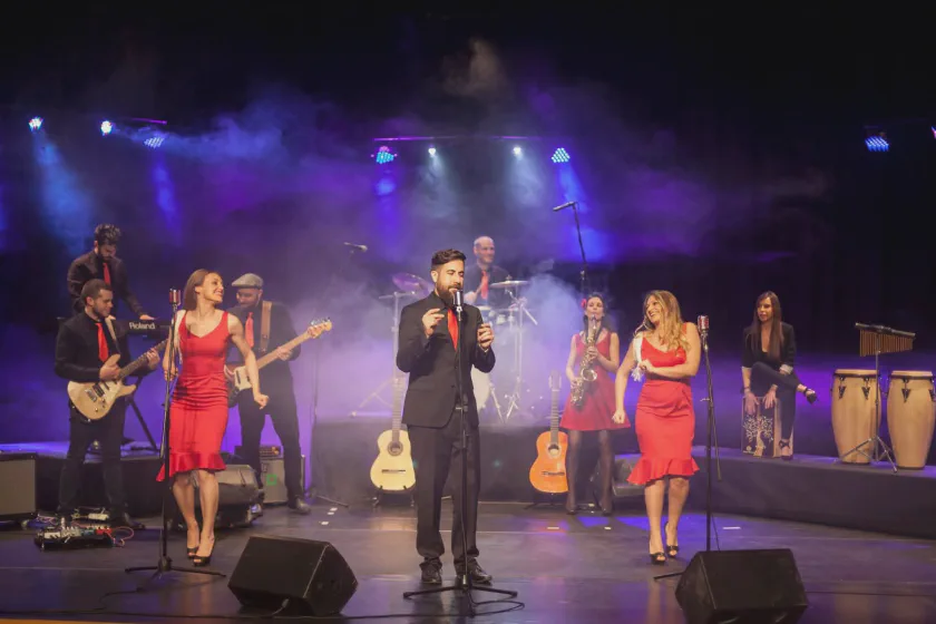 Producción completa de flamenco en escenario